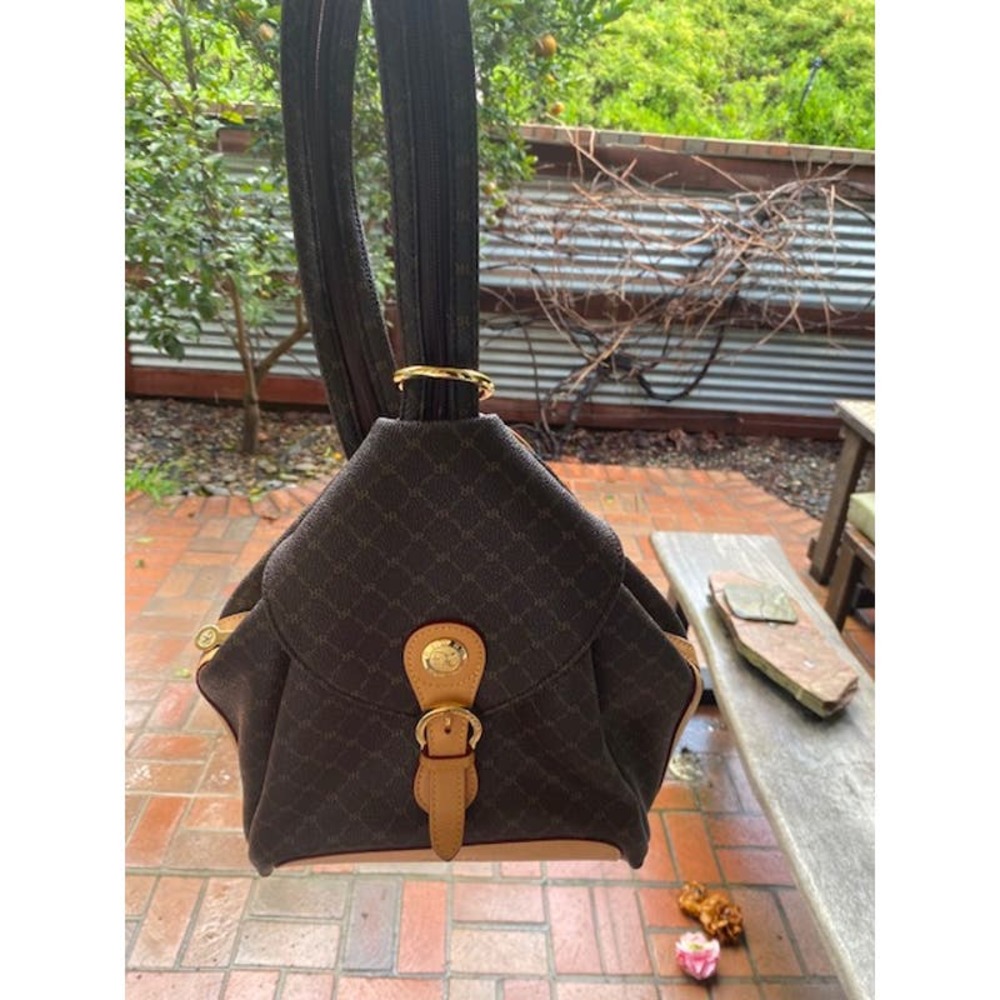 Beautiful Rioni Convertible Backpack - Picture 10 of 13